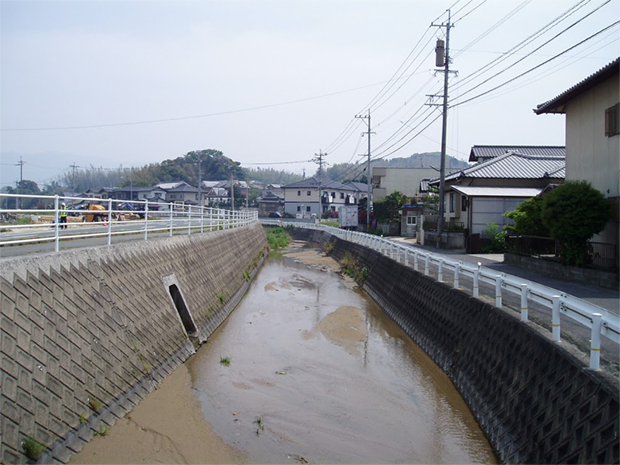 上西郷川　整備前